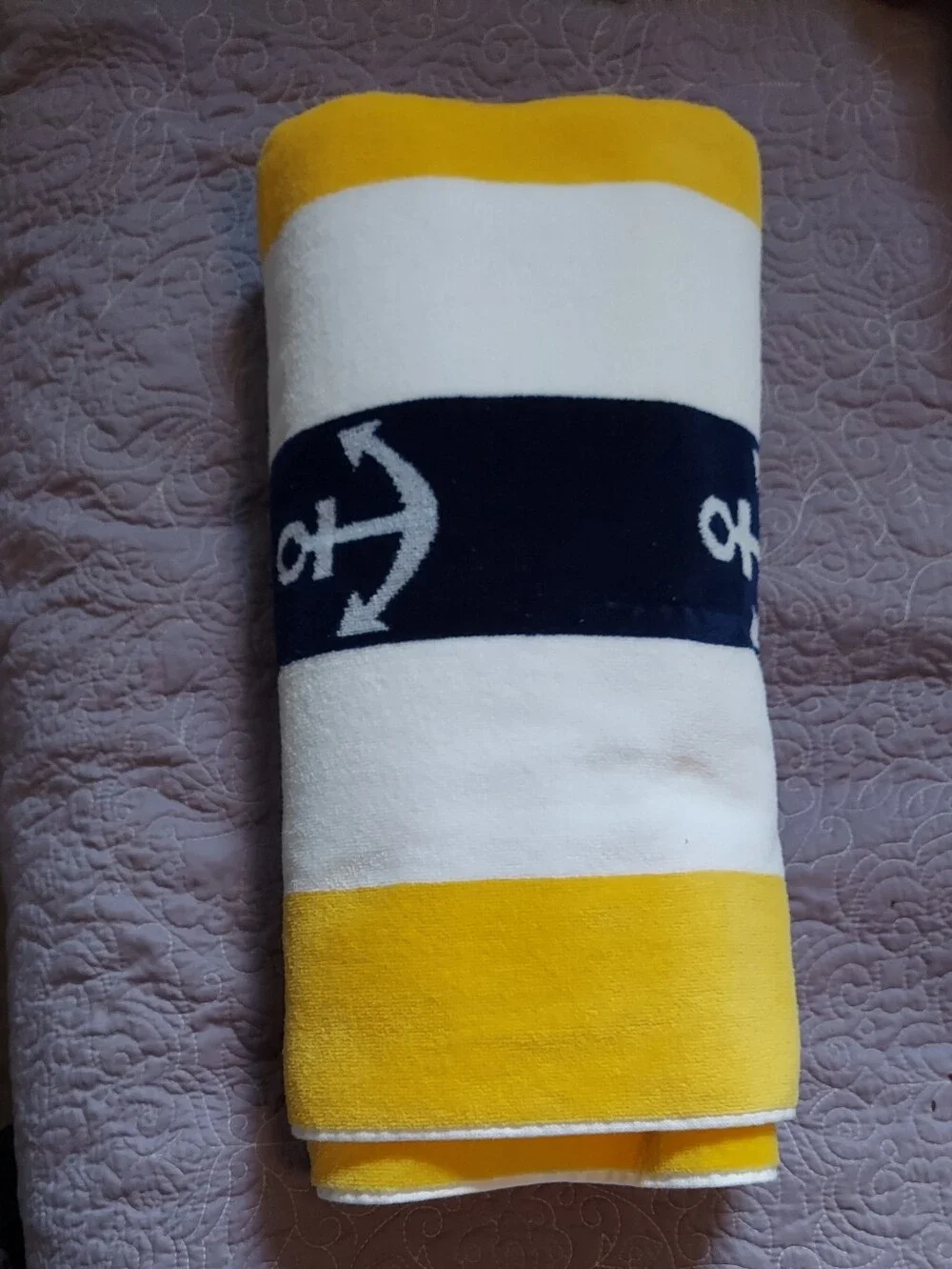 NWOT Ancora Resort Beach Collection 72 × 66 Plush Beach Towel Yellow/Wht/Navy